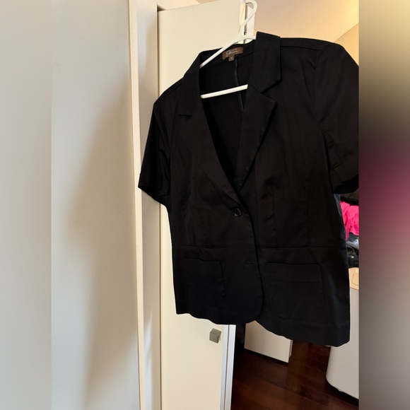 🟢JESSICA new without tags sized 16 cropped blazer.🟢 - Picture 2 of 9